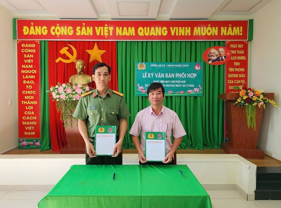 Công an xã Bảo Thuận và Phòng giao dịch Ngân hàng Chính sách xã hội Di Linh ký kết Quy chế phối hợp